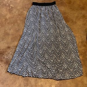 Black and white Lularoe Lucy maxi skirt
